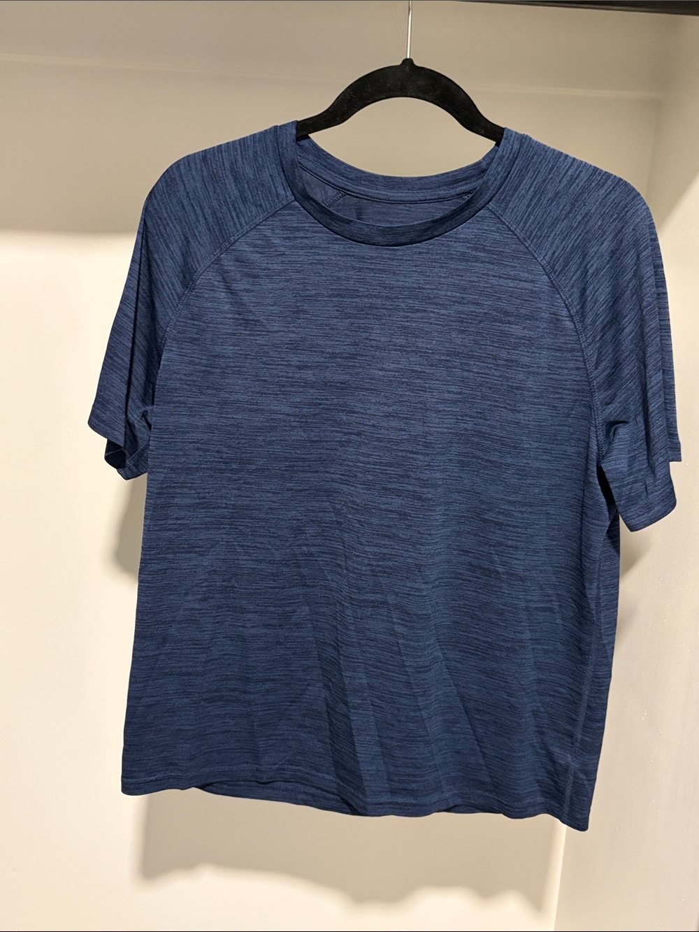 Men’s champion workout tee
size medium